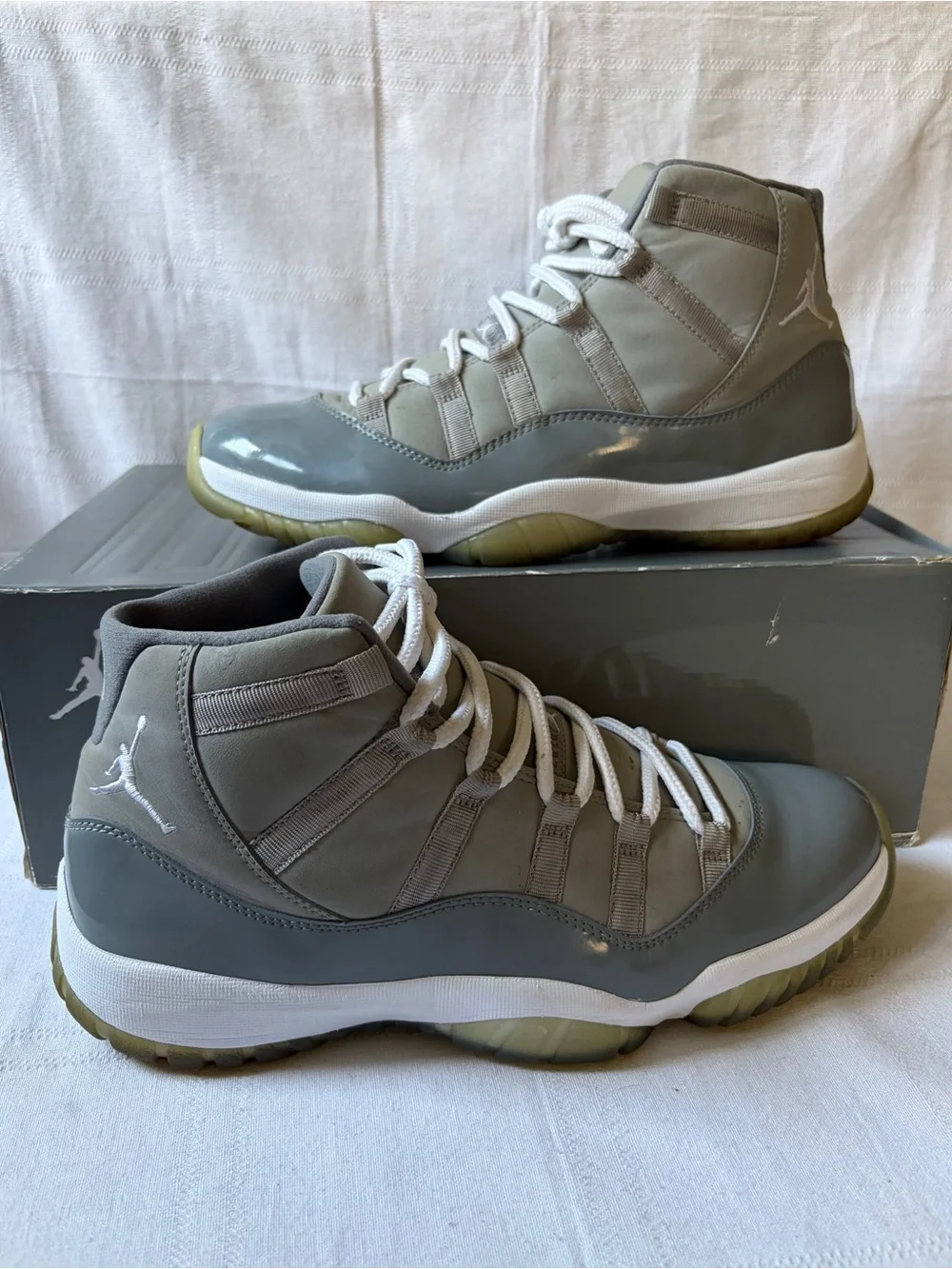 Air Jordan 11 Retro 2010 Cool Grey Size 10.5 378037-001 Sneakers